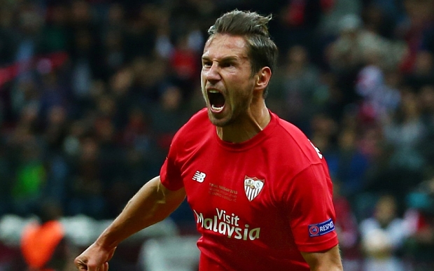 Arsenal would like to have Grzegorz Krychowiak in their squad