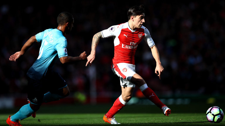 skysports-hector-bellerin-arsenal-swansea_3809217