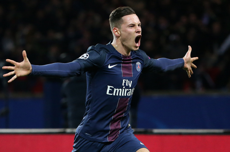 PSG midfielder Julian Draxler celebrates after scoring. (Getty Images)