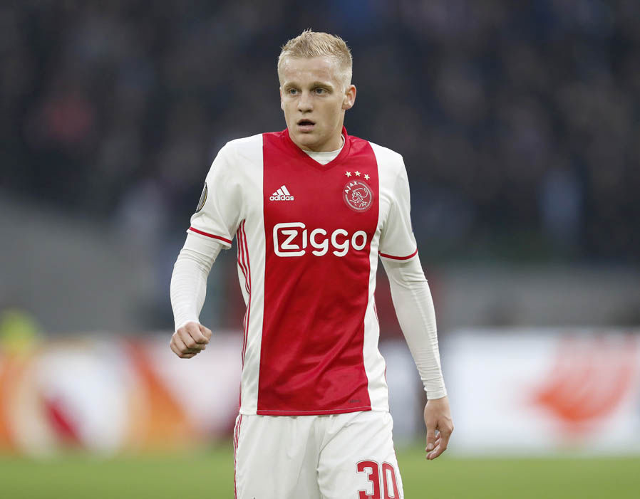 Donny van de Beek in action for Ajax. (Getty Images)