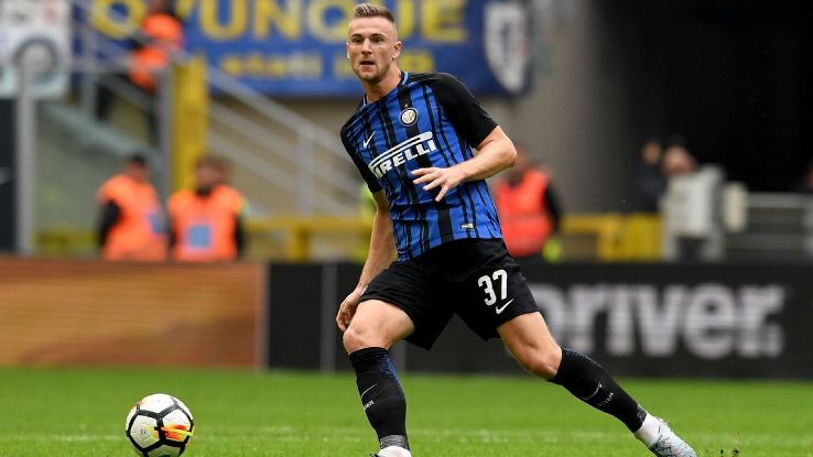 Skriniar playing for Inter Milan.