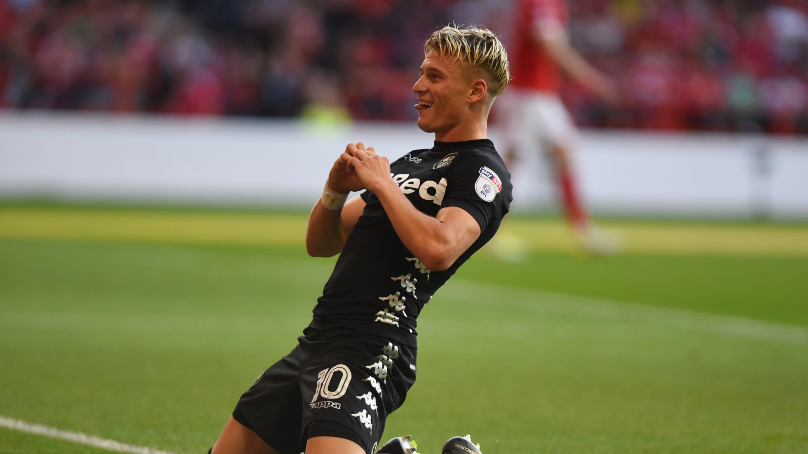 Why Leeds United should offer Ezgjan Alioski a new deal