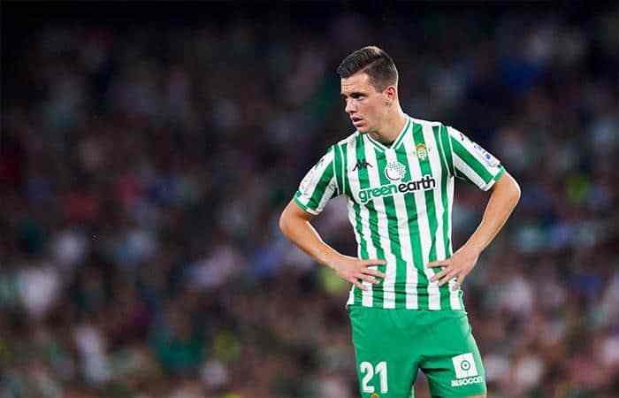 Lo Celso playing for Real Betis.
