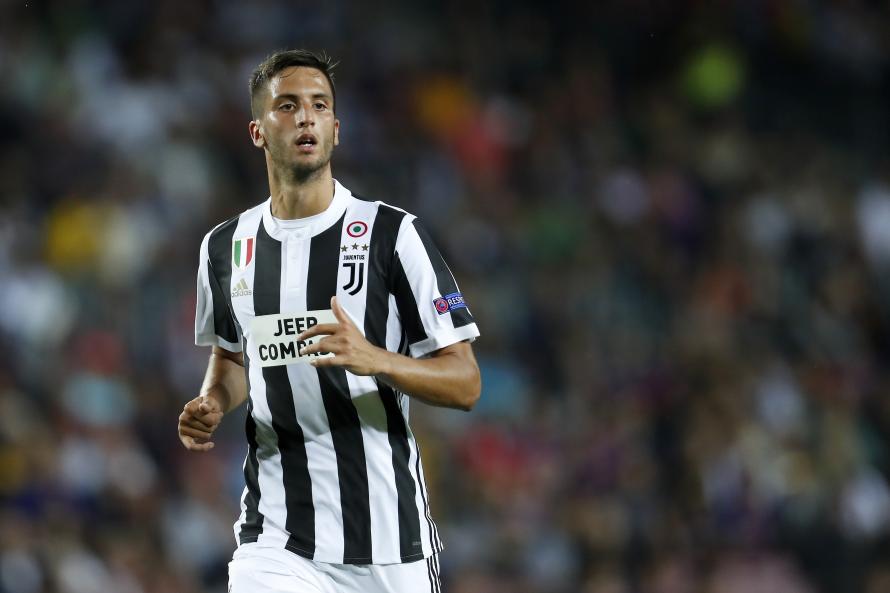 Rodrigo Bentancur playing for Juventus.