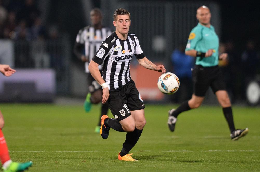 Angers midfielder Baptiste Santamaria in action. (Getty Images)