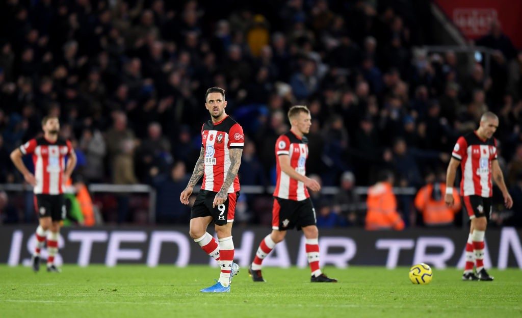 A clearly dejected Southampton side after their defeat to Everton in the premier league.
