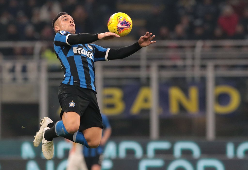 Lautaro Martinez tries controlling the ball during a Serie A encounter against AS Roma.