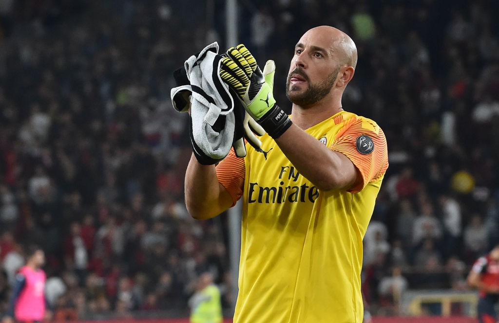 Pepe Reina of AC Milan at the end of the Serie A match between Genoa CFC and AC Milan at Stadio Luigi Ferraris on October 5, 2019 in Genoa, Italy. (Getty Images)